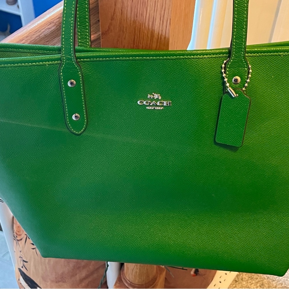 Coach Bag Green like new